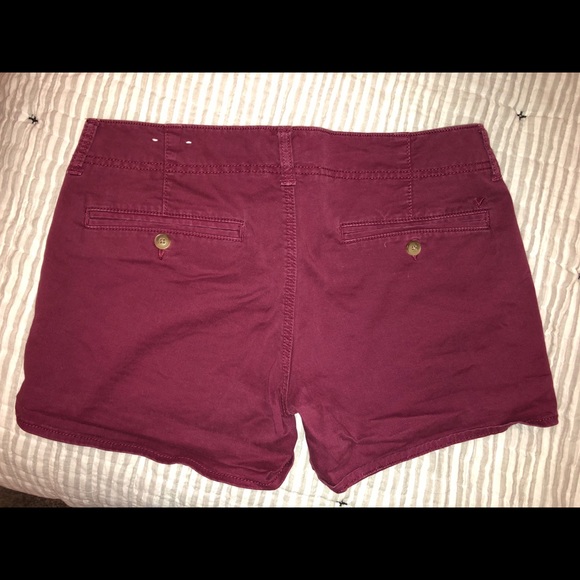 AMERICAN EAGLE MAROON KHAKI SHORTS - Picture 2 of 3